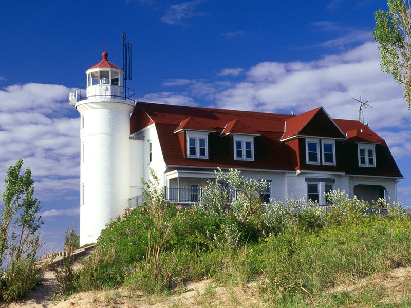 Lighthouse on Dune — White