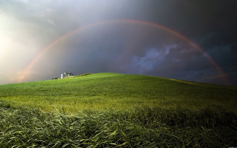 Lighthouse on Hill — Green