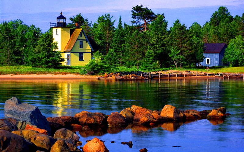 Lighthouse on Lakeshore — Green, Serene