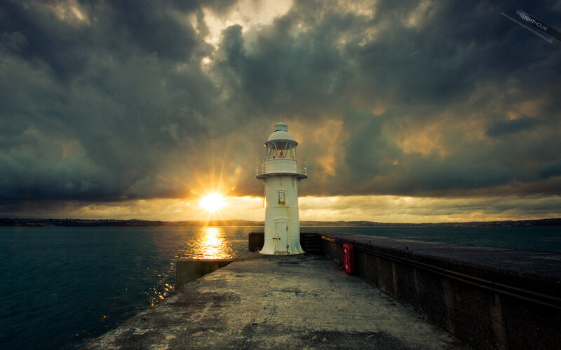 Lighthouse on Pier — Gray