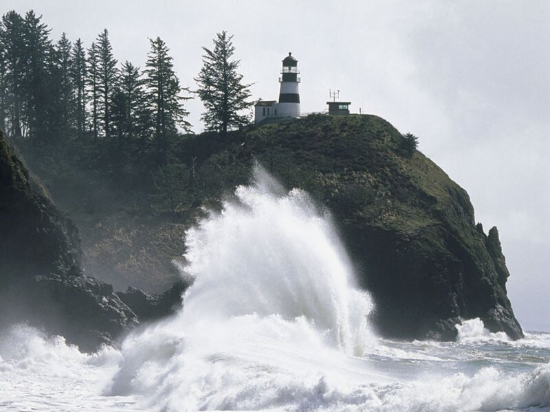Lighthouse on Rocky Cliff — Green