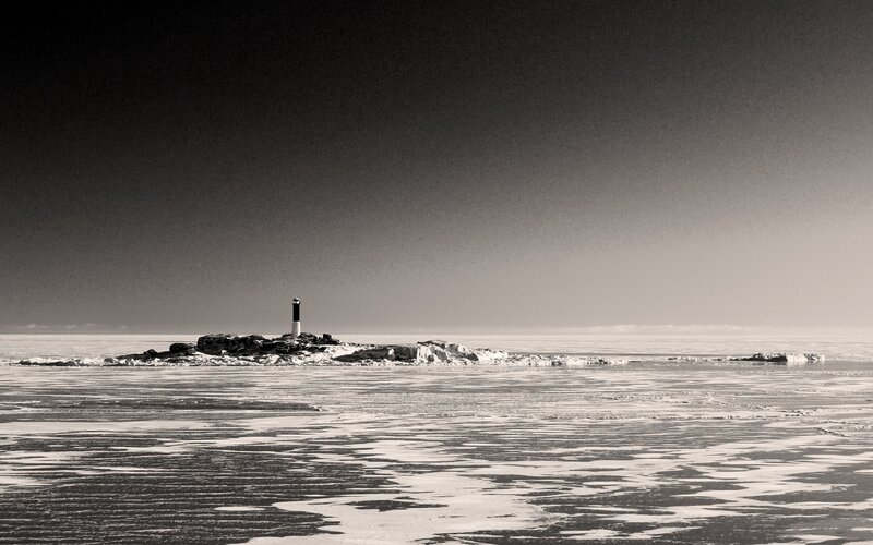 Lighthouse on Rocky Island — Black