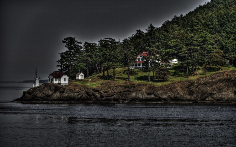 Lighthouse on Rocky Shore — Green