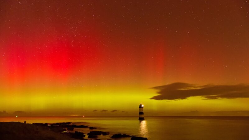 Lighthouse under Aurora — Red