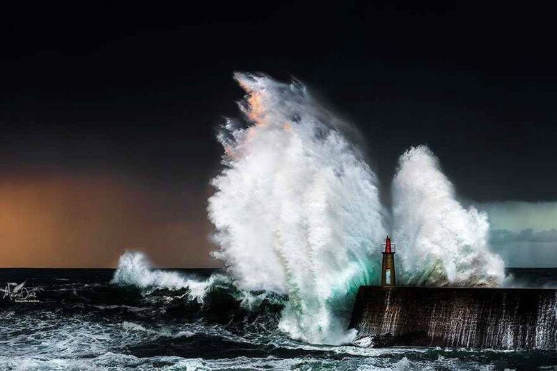 Lighthouse with Crashing Waves — Black