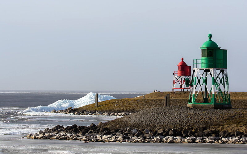 Lighthouses on a frozen coast