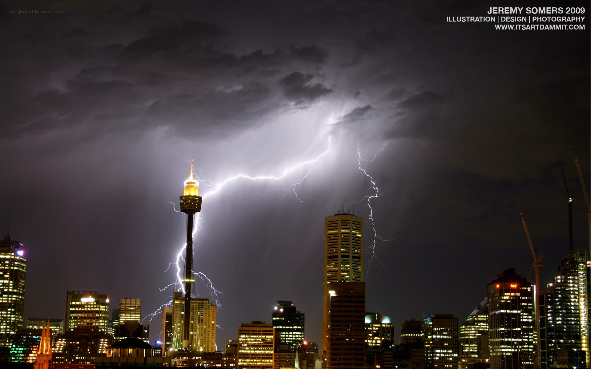 Lightning over Sydney skyline