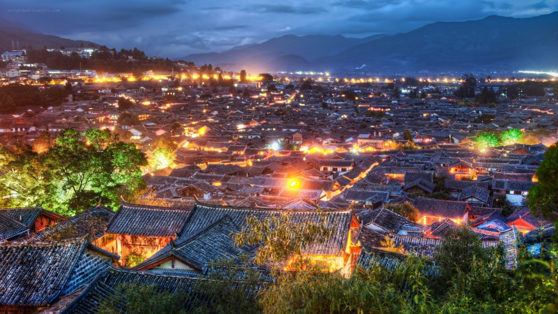 Lijiang ancient town at dusk