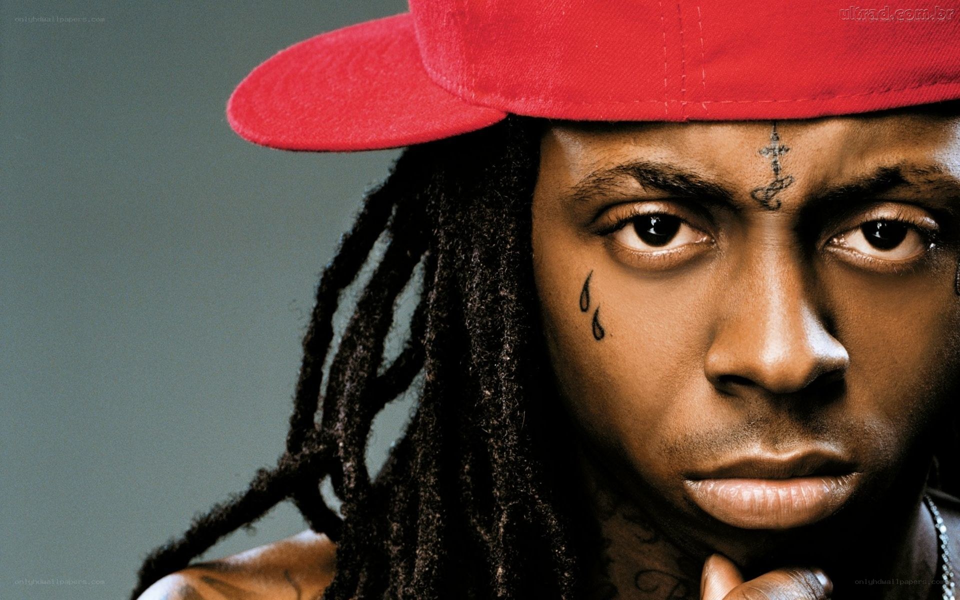 Lil Wayne with red hat