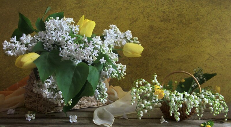 Lilac and Tulip Bouquet — White