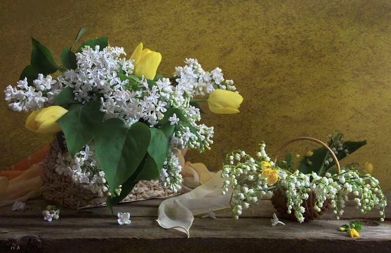 Lilac and Tulip Bouquet — Yellow, Serene