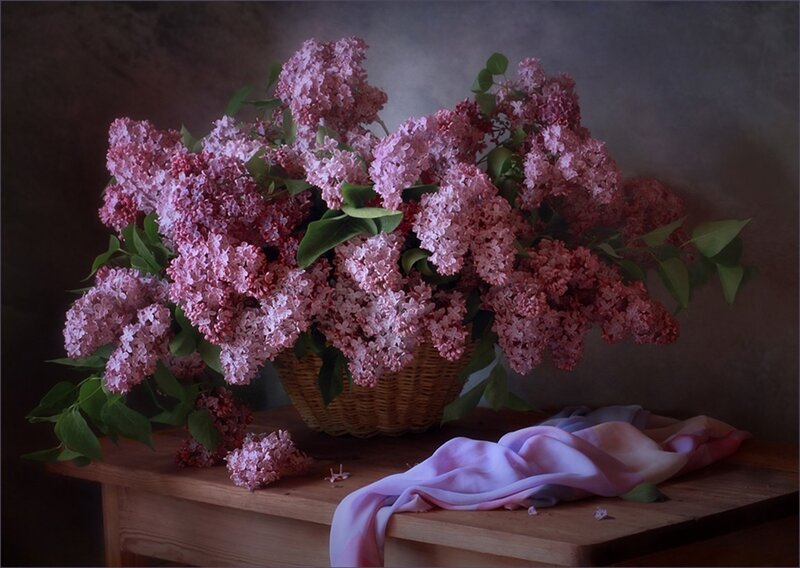 Lilac Bouquet in Basket — Pink