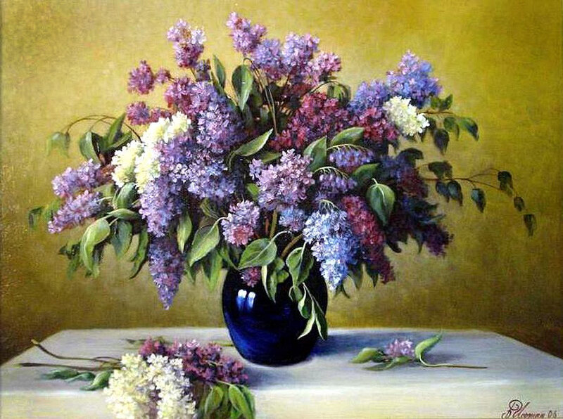 Lilac Bouquet in Vase — Purple, Calm