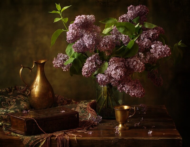 Lilac Bouquet in Vase — Purple, Dramatic