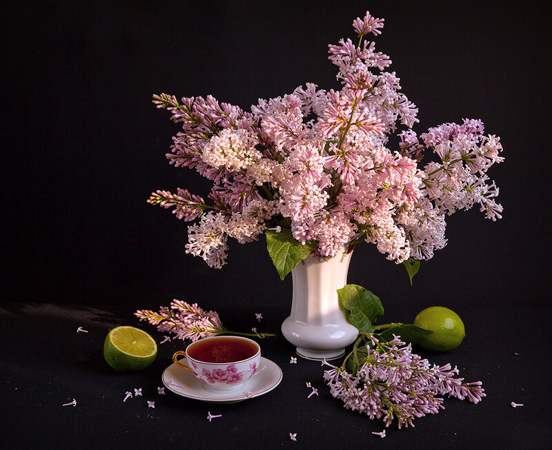 Lilac Bouquet with Tea — Black
