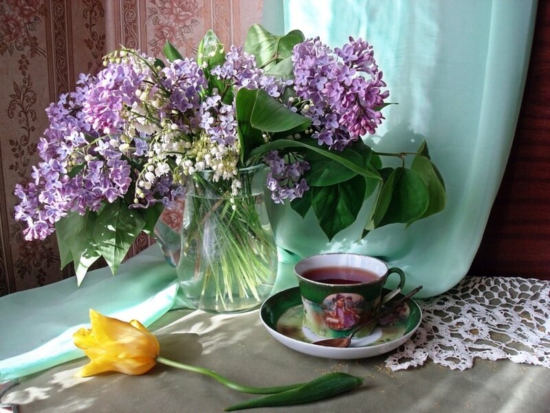 Lilac Bouquet with Tea