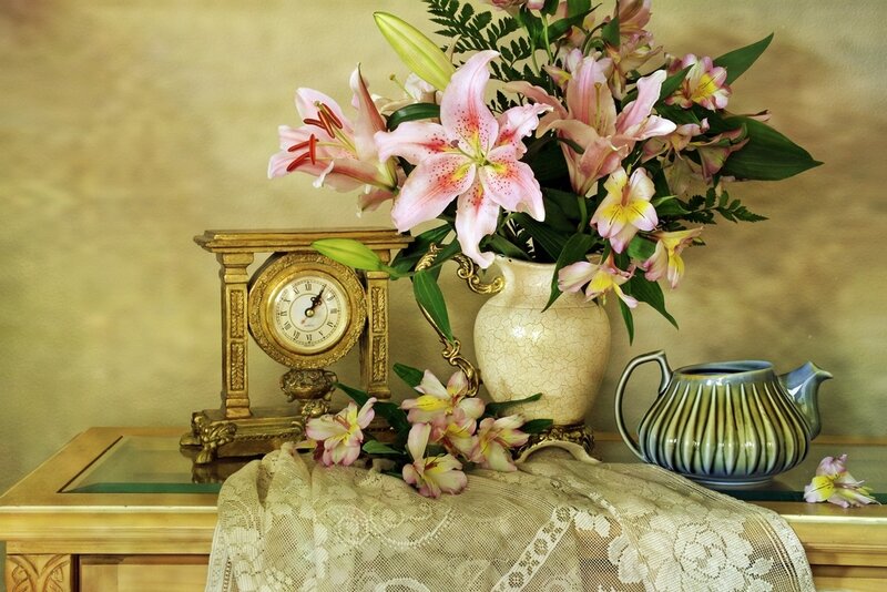 Lilies in a Vase — Pink