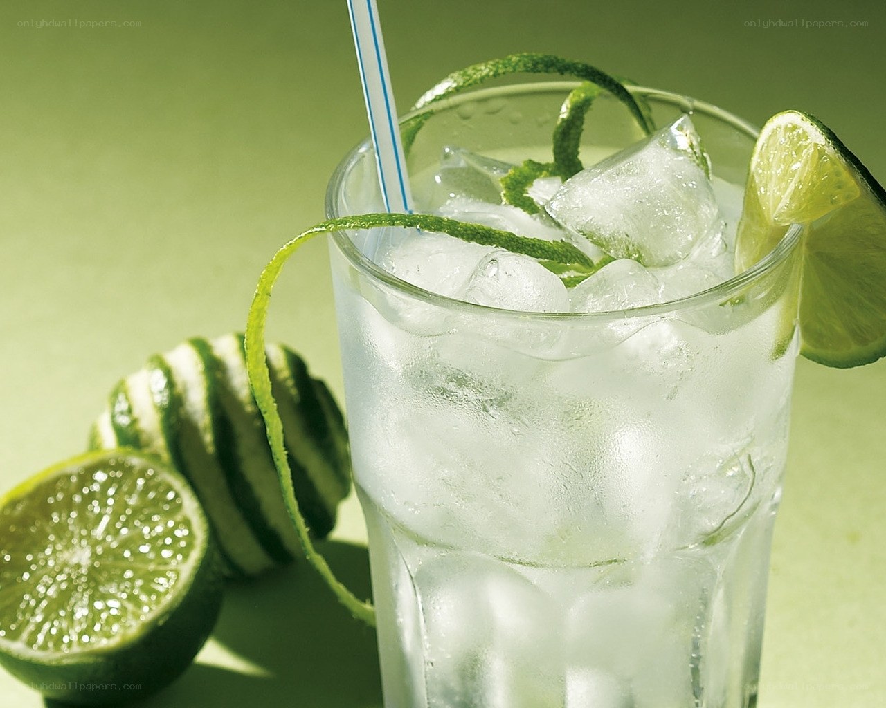 lime and mint cocktail