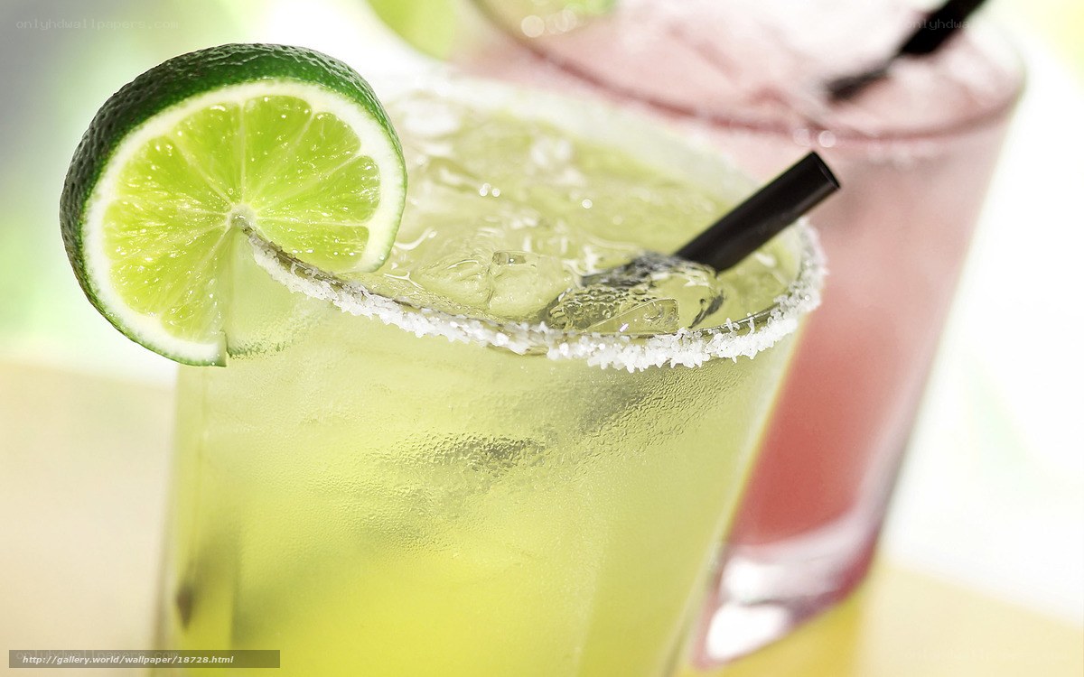 Lime margarita with salt rim