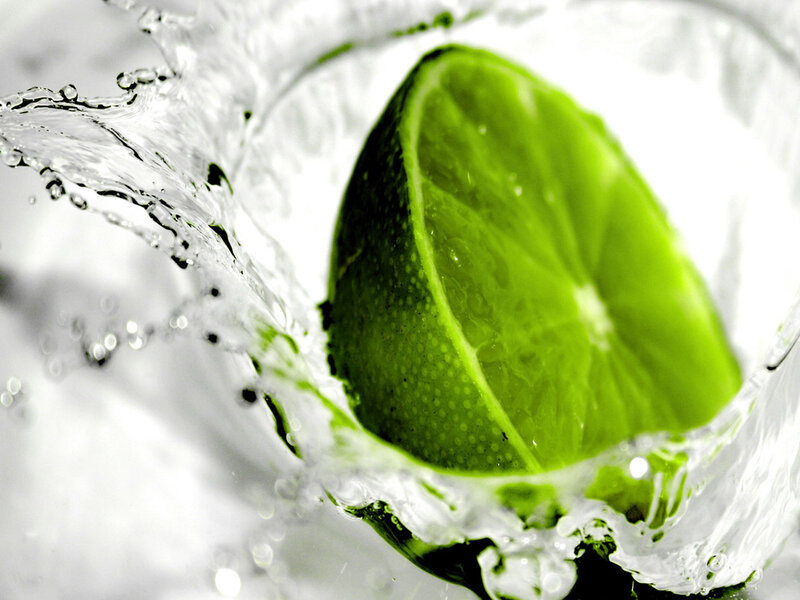 Lime Slice in Water — Green, Dynamic, Photograph, Splash