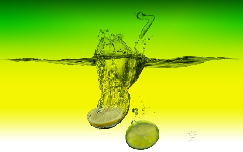Lime Slice in Water — Green, Dynamic