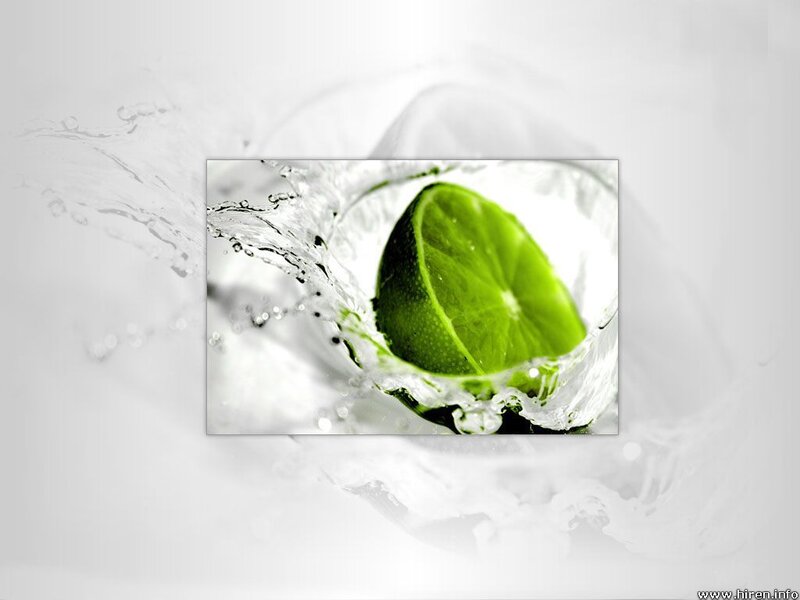 lime slice in water splash