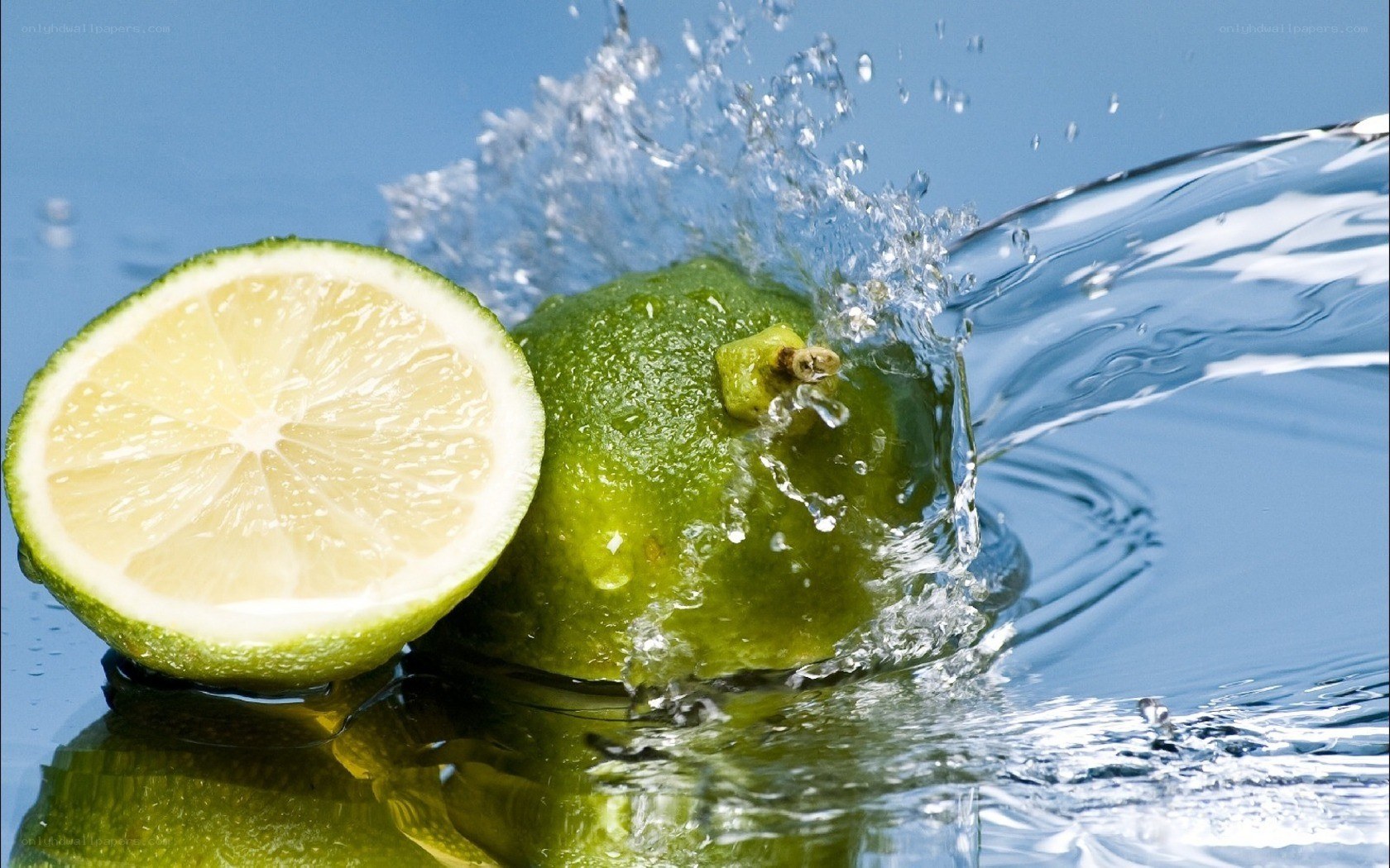 Lime splashing in water