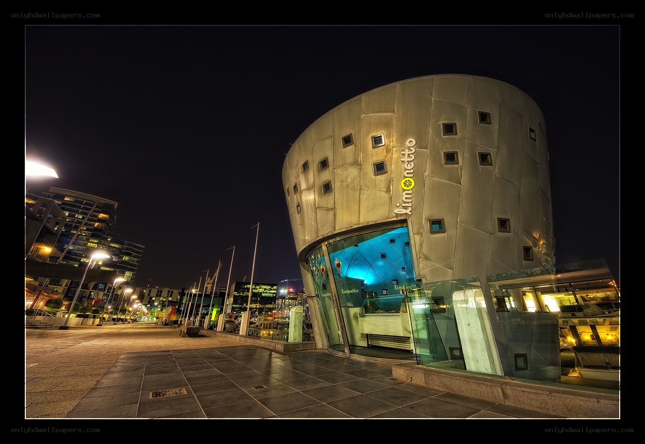 Limonetto building at night