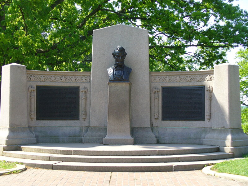 Lincoln bust monument