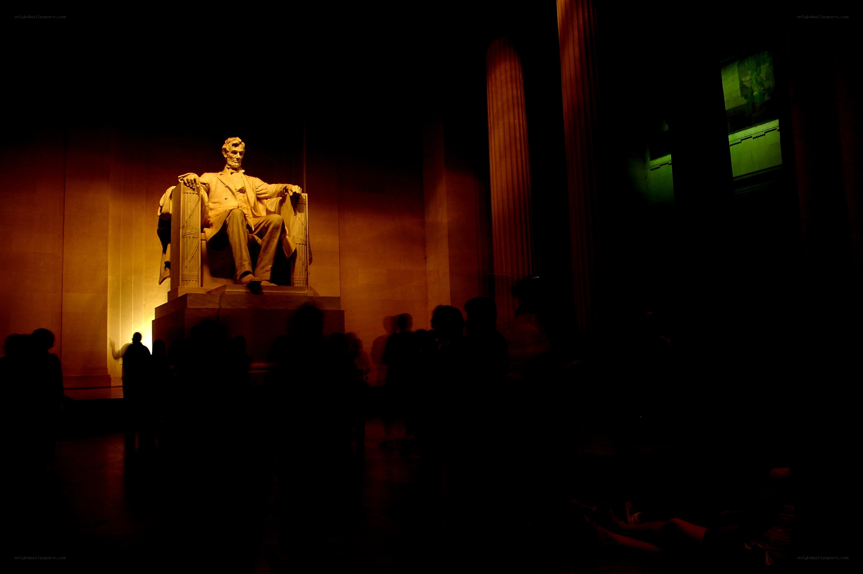 Lincoln Memorial at night