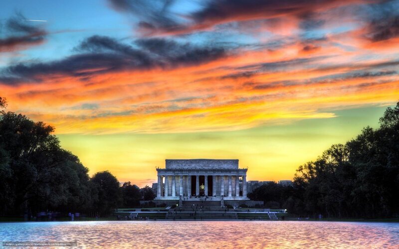 Lincoln Memorial at sunset