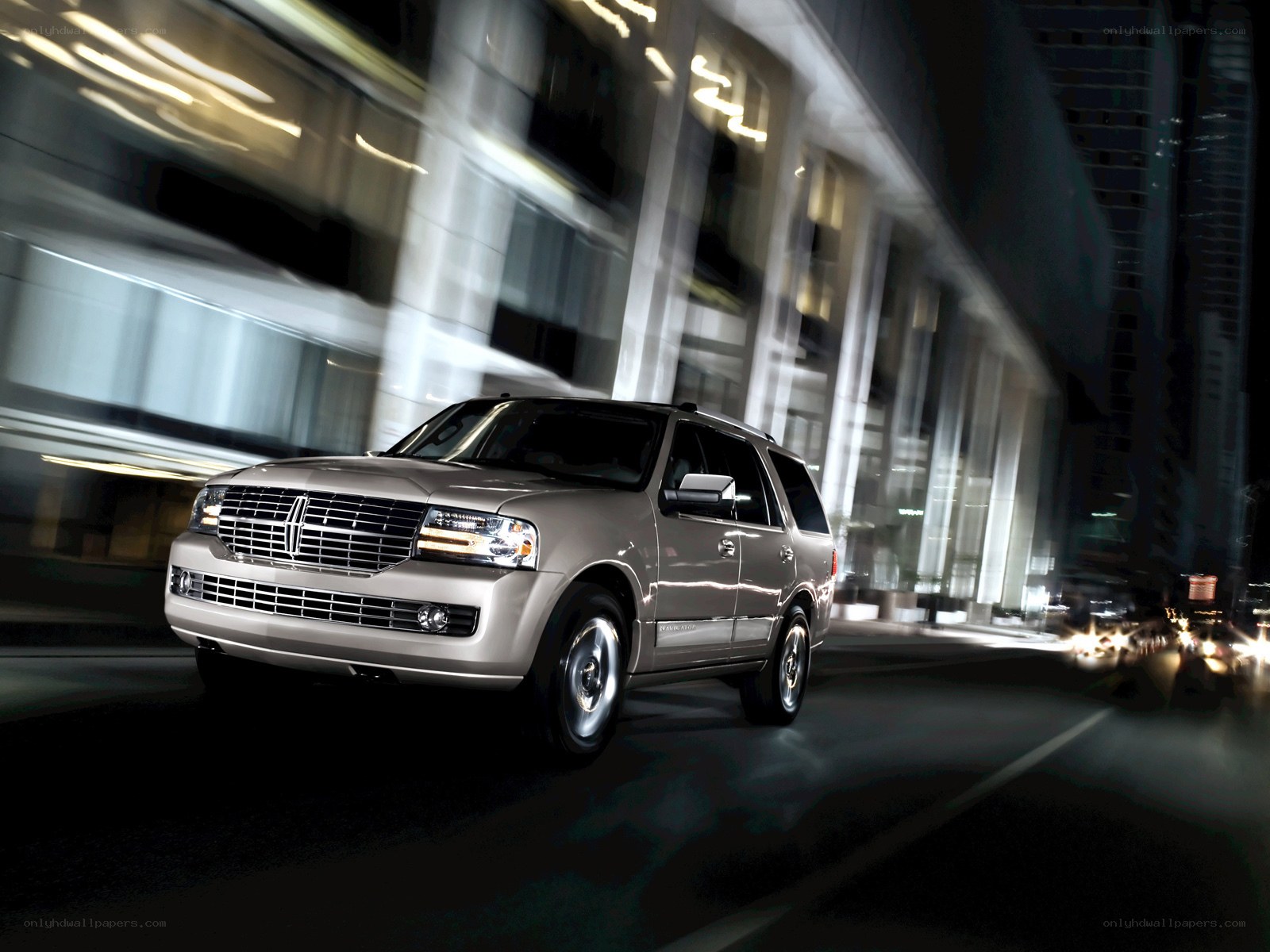 Lincoln Navigator driving at night