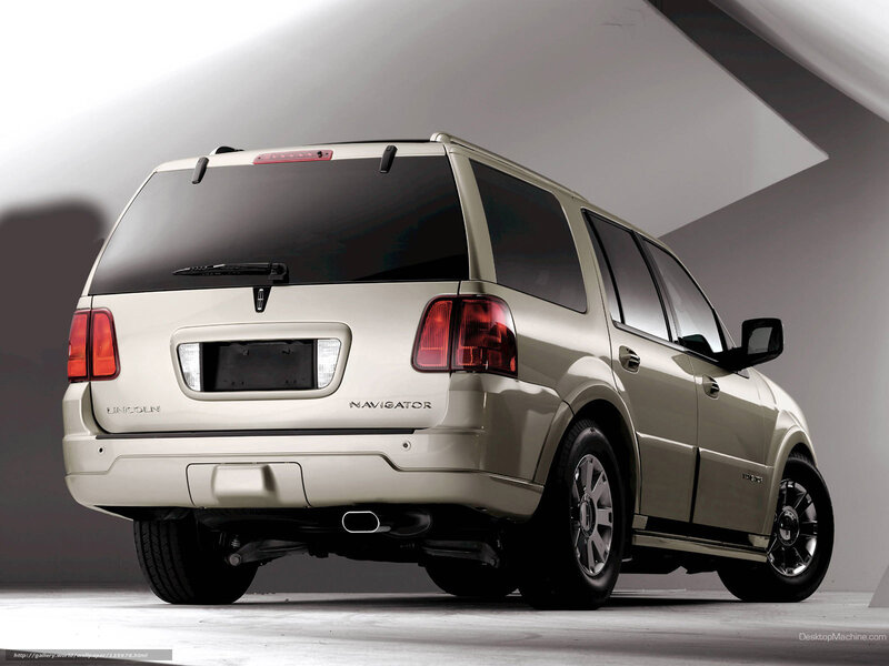 Lincoln Navigator rear view