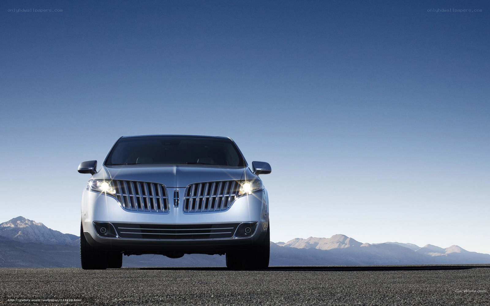 Lincoln SUV in desert landscape
