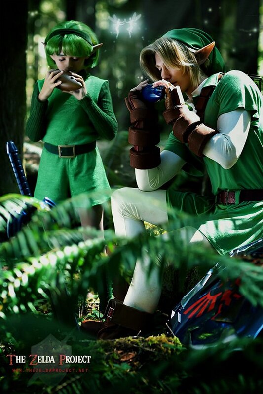 Link cosplayers in forest