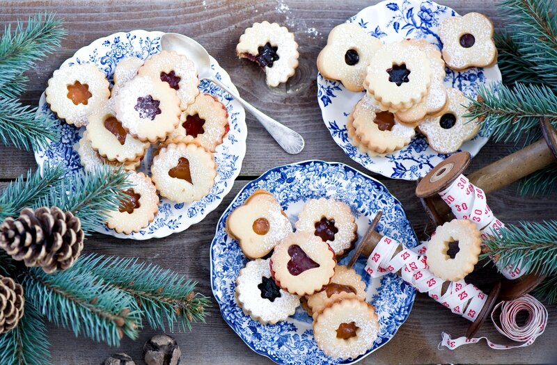 Linzer Cookies on Plates