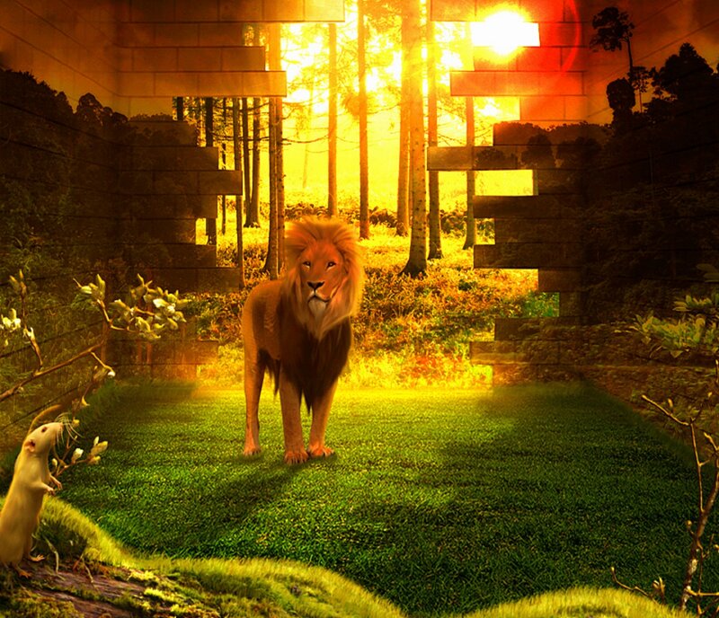 Lion and Mouse in Forest — Green