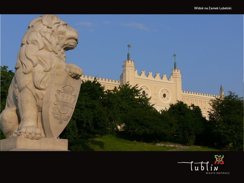 Lion statue at Lubelski Castle
