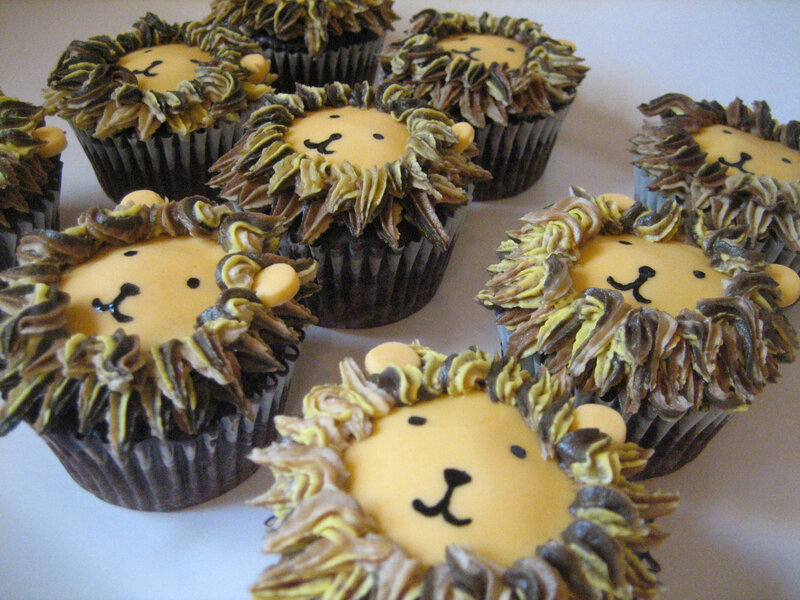 Lion-themed Cupcakes