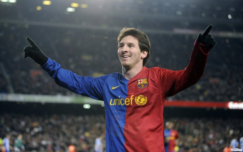 Lionel Messi celebrates in FC Barcelona jersey