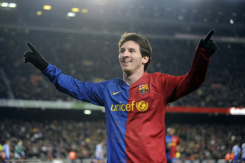 Lionel Messi celebrates in FC Barcelona jersey