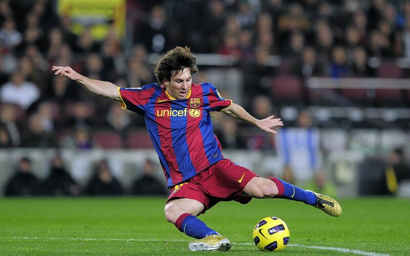 Lionel Messi playing football