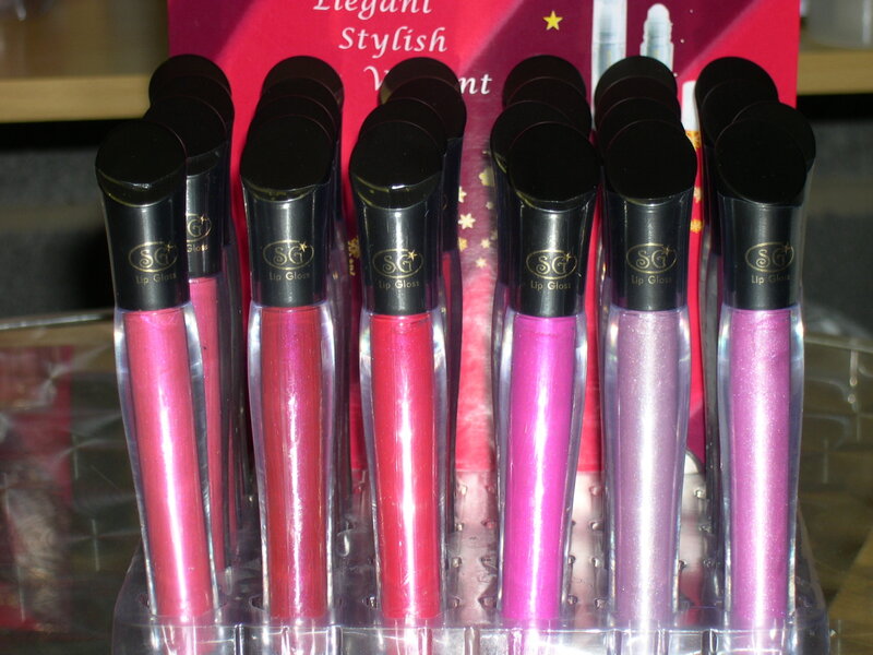 lip gloss display in retail