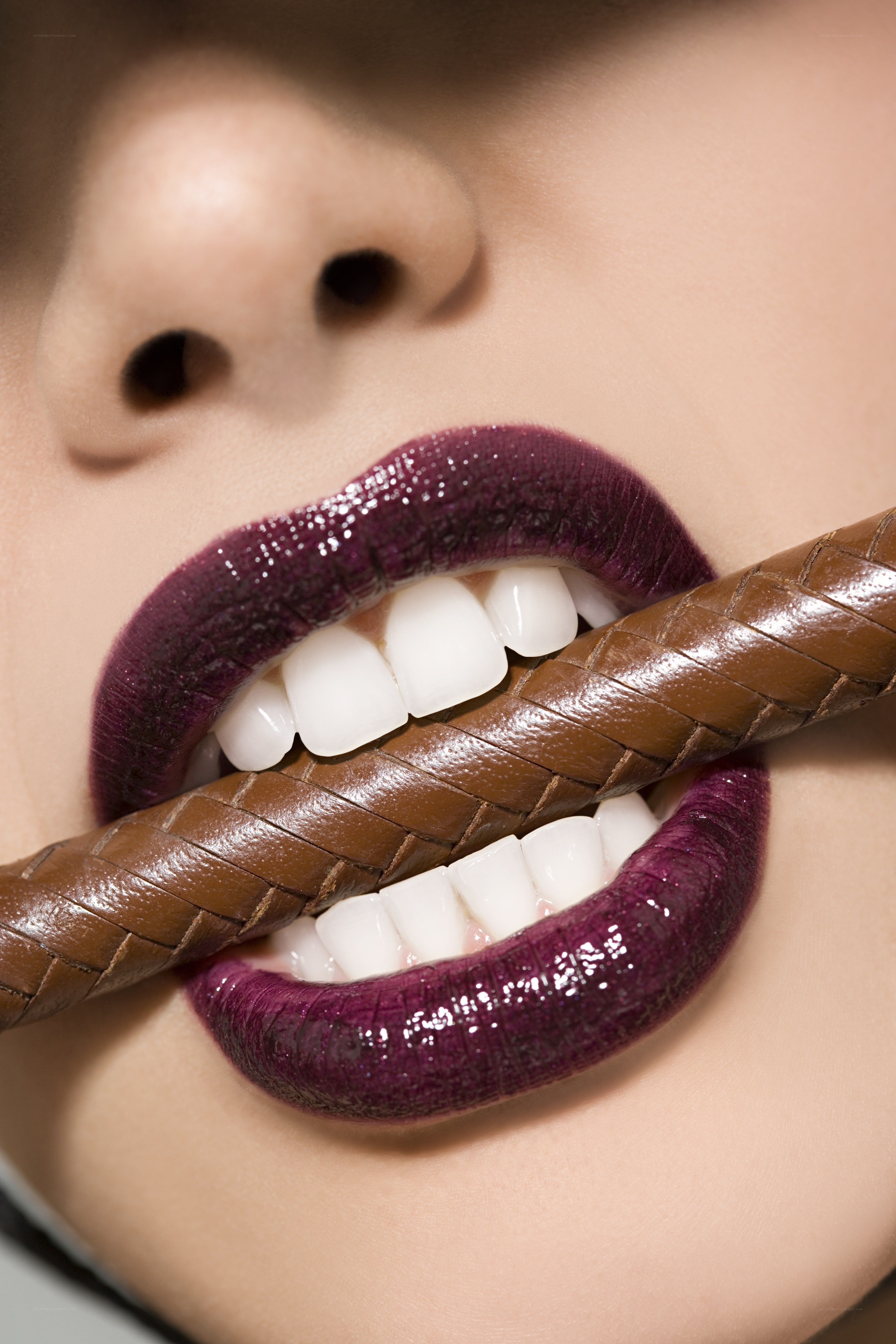 Lips with leather strap