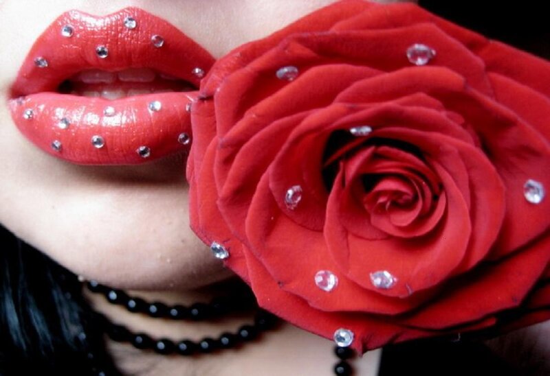 lips with red rose