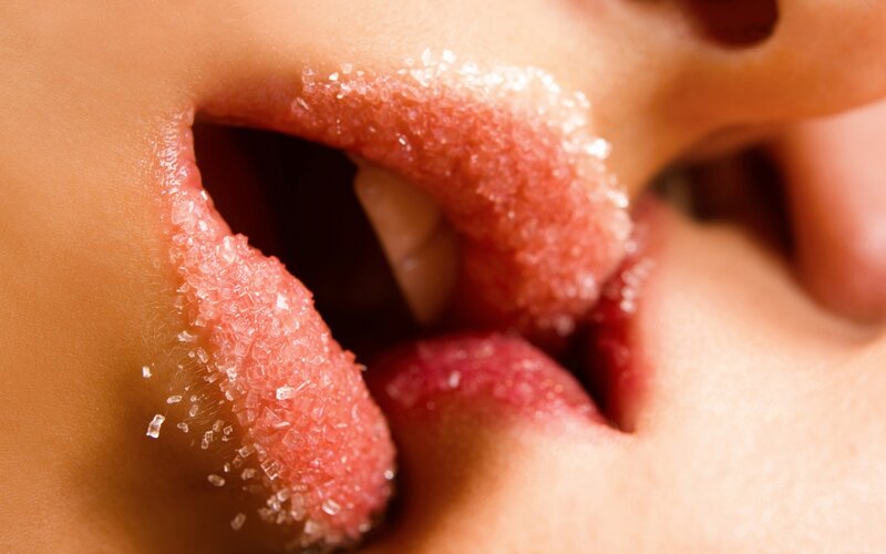 lips with sugar crystals