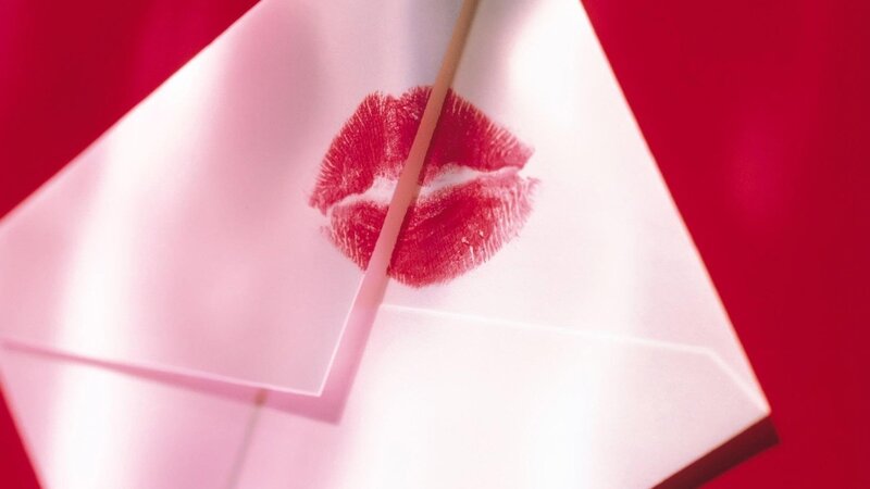 Lipstick Kiss on Envelope — Red, Romantic