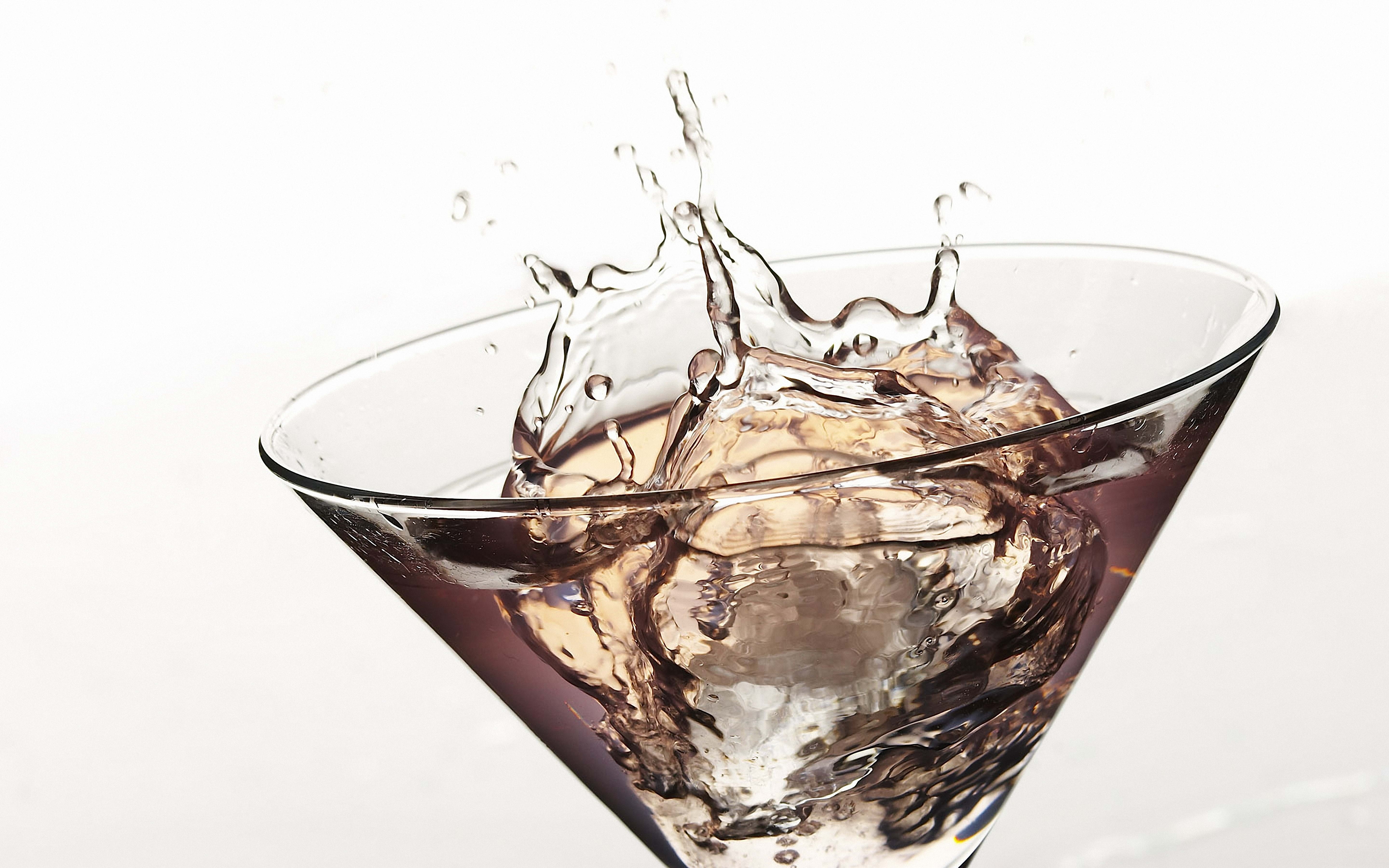 liquid splash in a glass