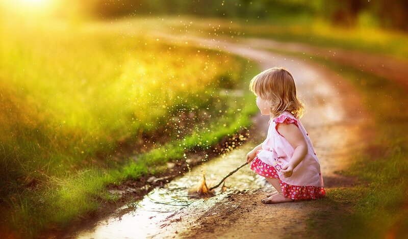 Little Girl in Pink Dress — Green