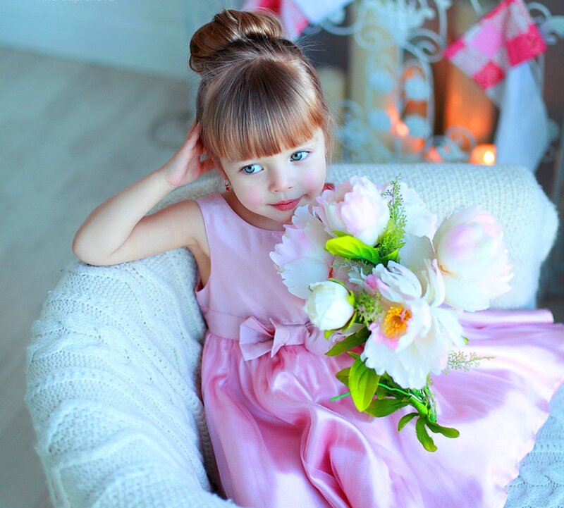 Little Girl with Flowers — Pink, Calm, Photograph